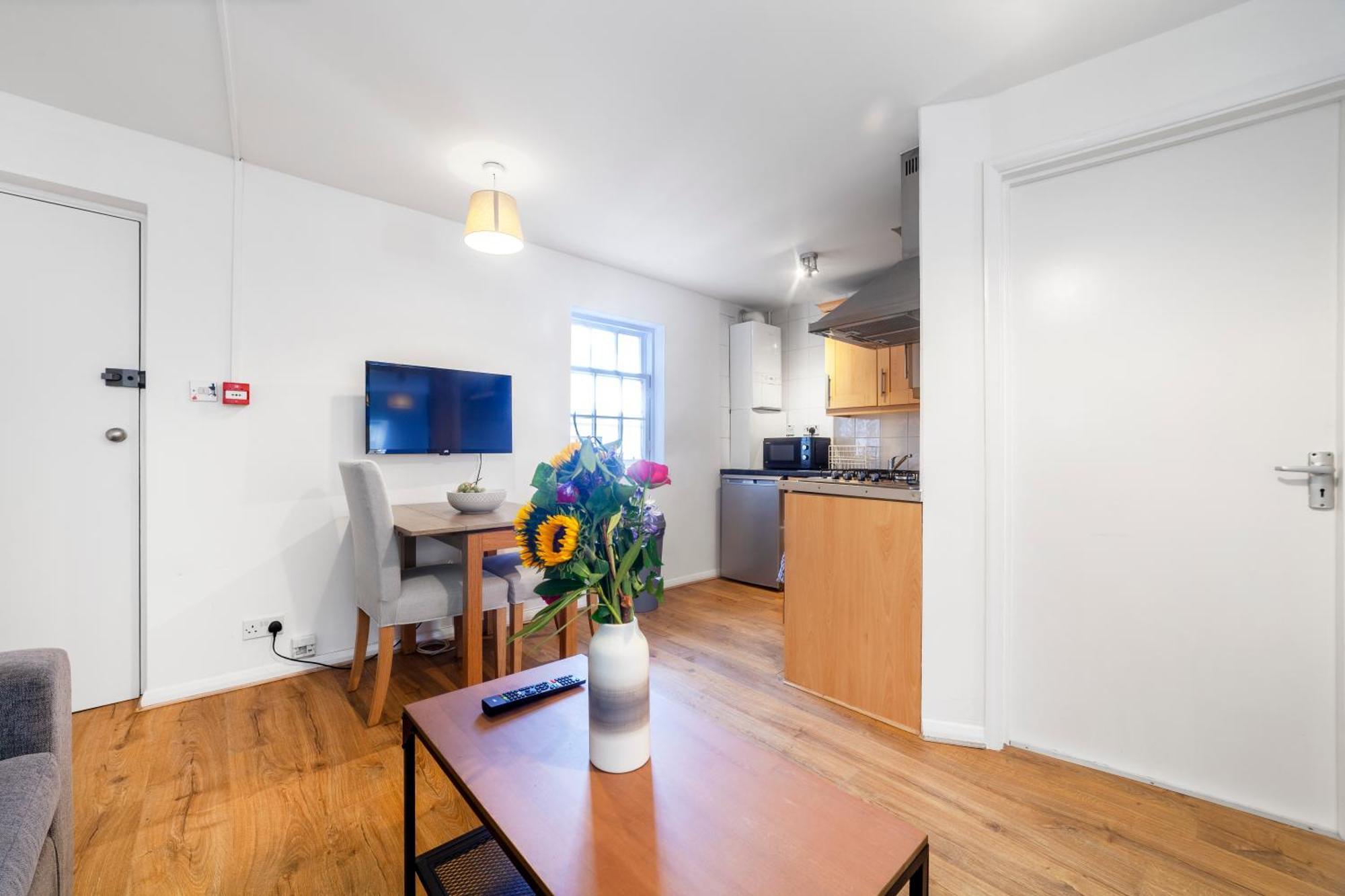 Apartamento Vibrant 2Br Flat In The Heart Of Fitzrovia Londres Exterior foto